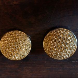50% off sale 🌟Vintage gold clip on earrings metal Joan Rivers brand 19…